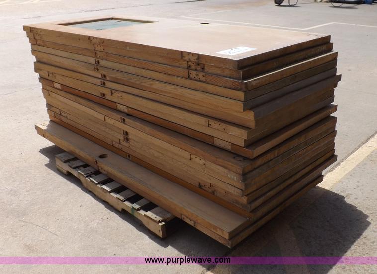 image for item H7141 Approximately 28 Oak veneer solid core doors