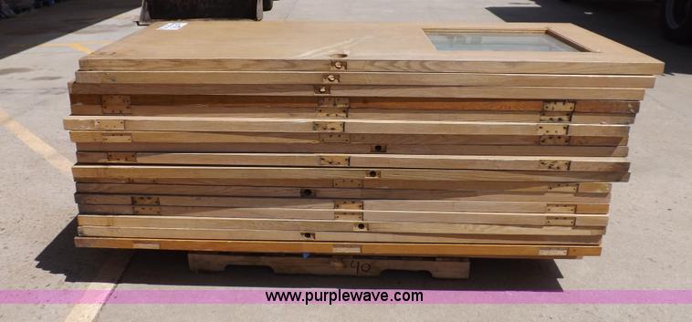 image for item H7141 Approximately 28 Oak veneer solid core doors