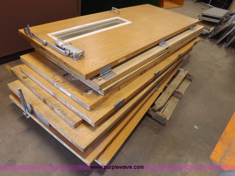 image for item H7141 Approximately 28 Oak veneer solid core doors