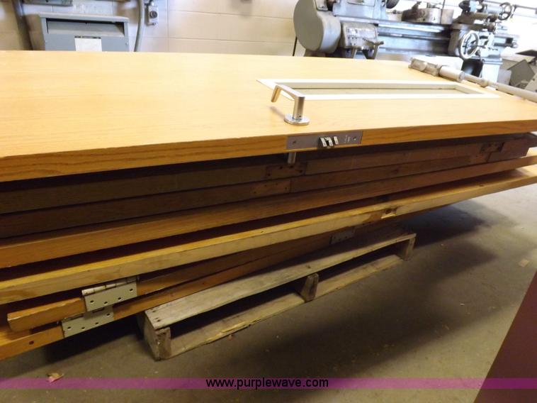 image for item H7141 Approximately 28 Oak veneer solid core doors