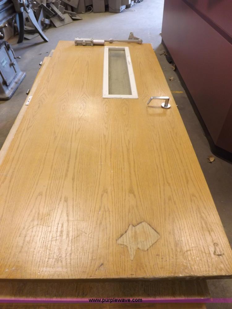 image for item H7141 Approximately 28 Oak veneer solid core doors