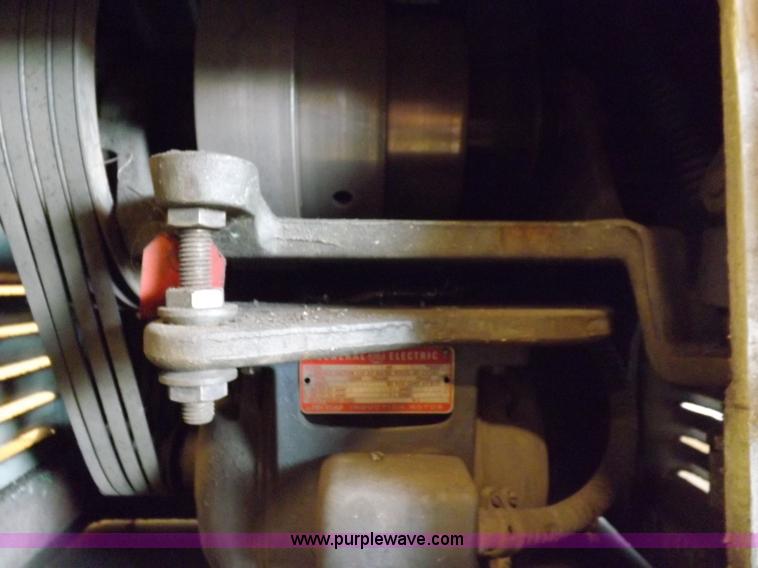 image for item H7142 Southbend metal lathe