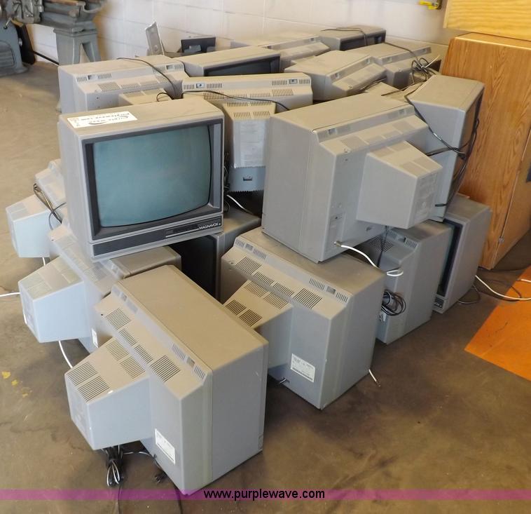 image for item H7143 Approximately 24 Magnavox 19" television sets