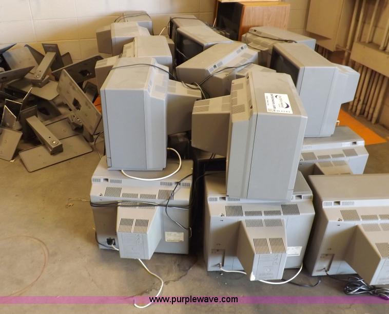 image for item H7143 Approximately 24 Magnavox 19" television sets