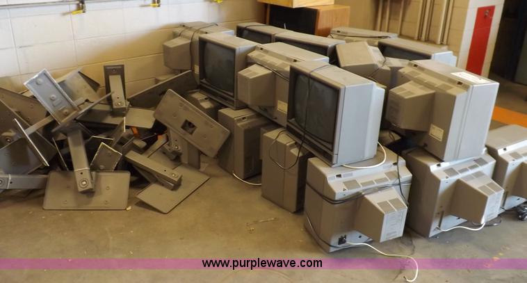 image for item H7143 Approximately 24 Magnavox 19" television sets