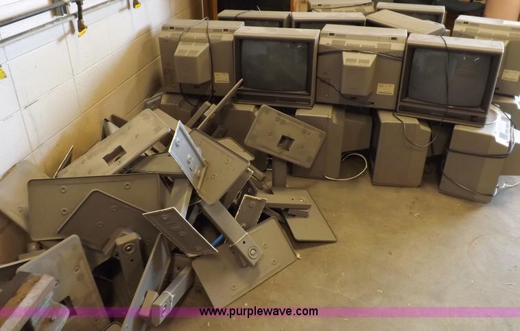 image for item H7143 Approximately 24 Magnavox 19" television sets