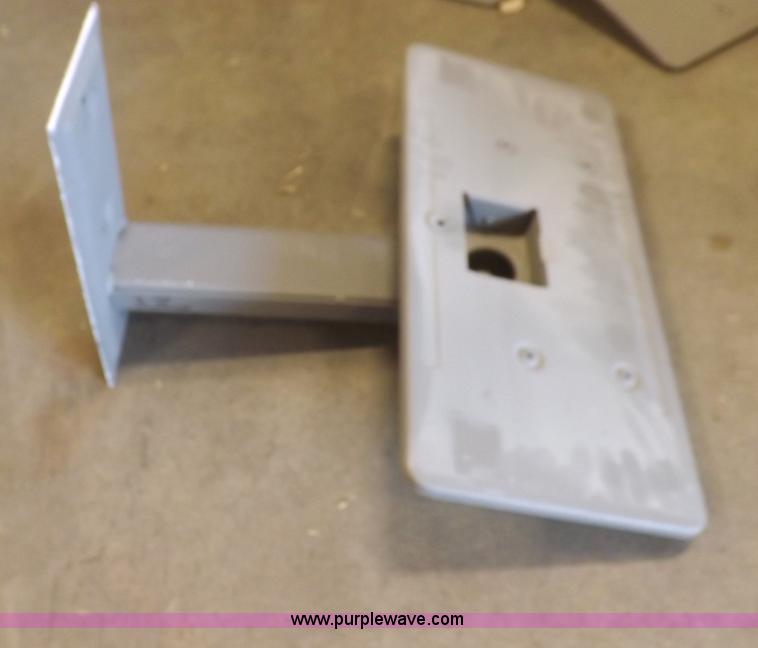 image for item H7143 Approximately 24 Magnavox 19" television sets