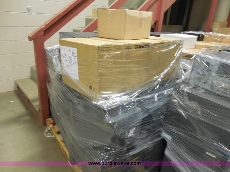 image for item H7154 (12) IBM Netvista 8307-480 computers