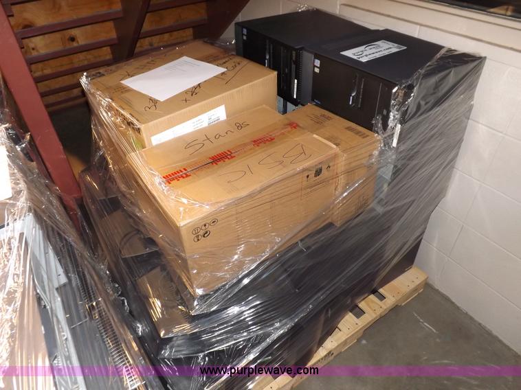 image for item H7155 (12) IBM Netvista 8307-480 computers