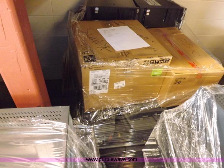 image for item H7155 (12) IBM Netvista 8307-480 computers