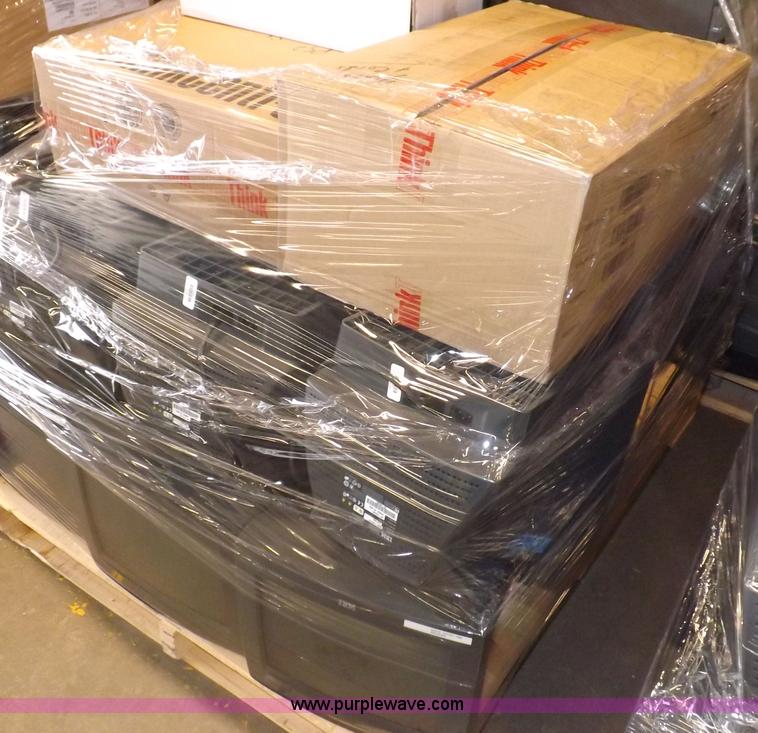 image for item H7157 (12) IBM Netvista 8307-480 computers