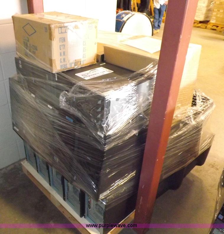 image for item H7158 (12) IBM Thinkcenter 8189-W6Q desktop computers