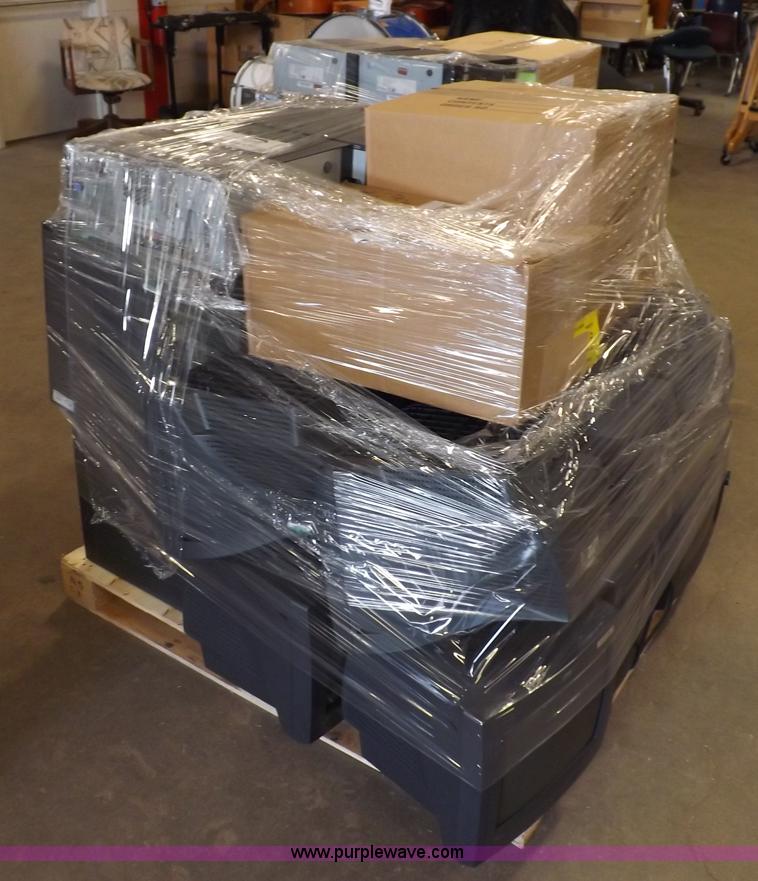 image for item H7160 (12) IBM Thinkcenter 8189-W6Q desktop computers