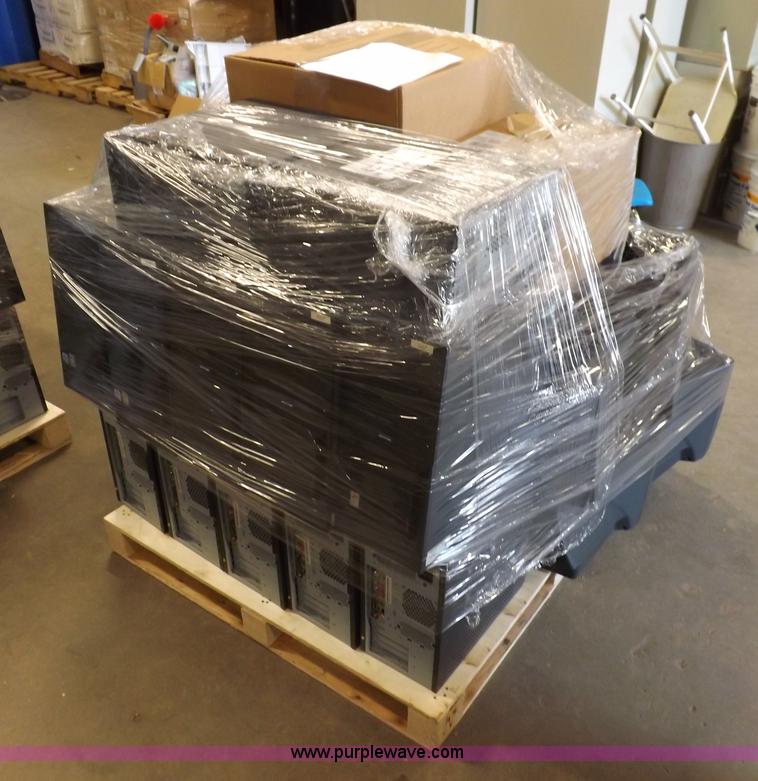 image for item H7160 (12) IBM Thinkcenter 8189-W6Q desktop computers