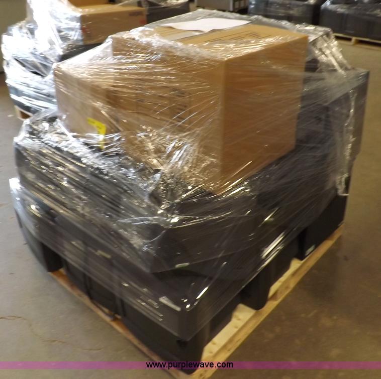 image for item H7160 (12) IBM Thinkcenter 8189-W6Q desktop computers