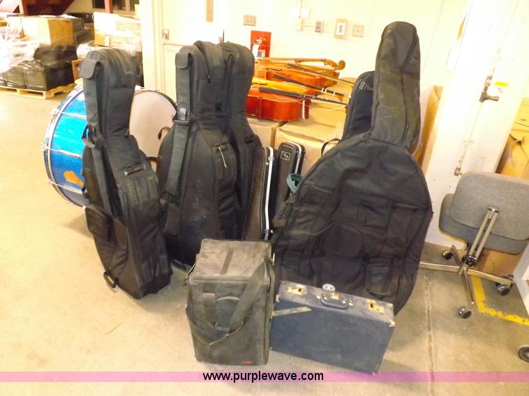 image for item H7162 Assorted musical instruments