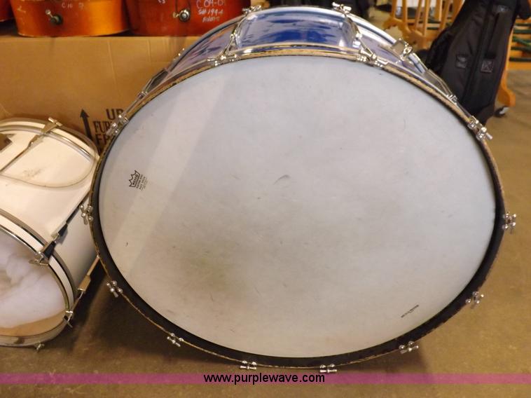 image for item H7162 Assorted musical instruments