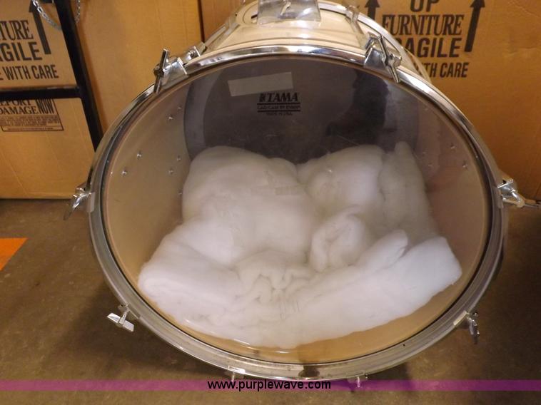 image for item H7162 Assorted musical instruments