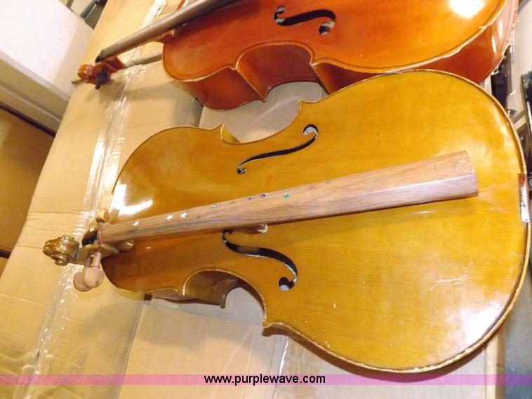 image for item H7162 Assorted musical instruments