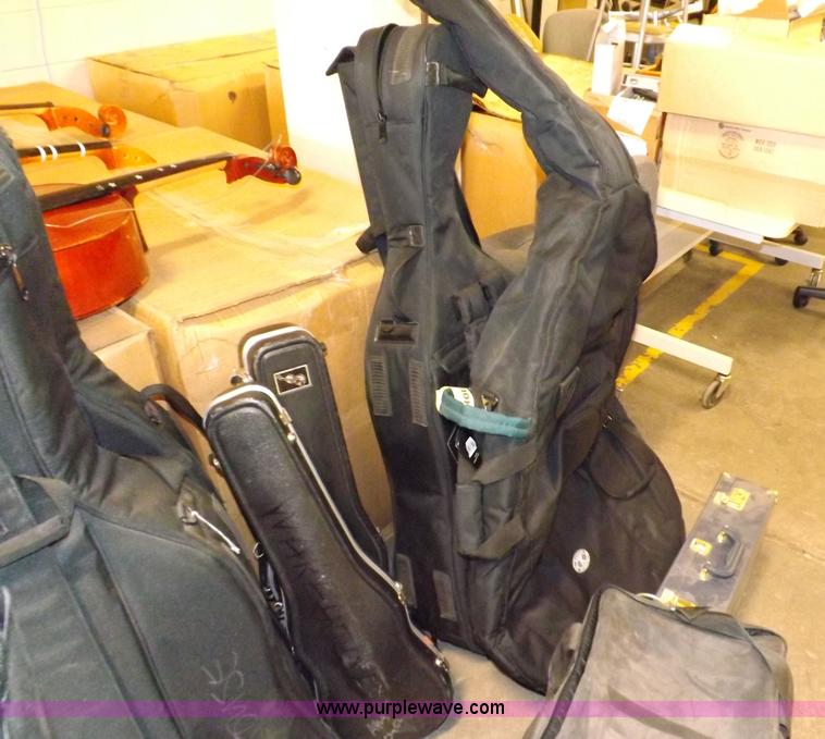 image for item H7162 Assorted musical instruments