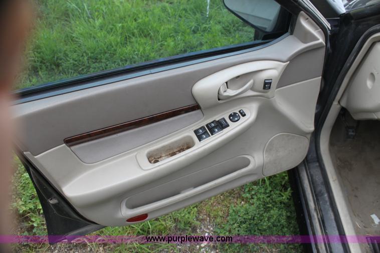 image for item H7451 2003 Chevrolet Impala LS