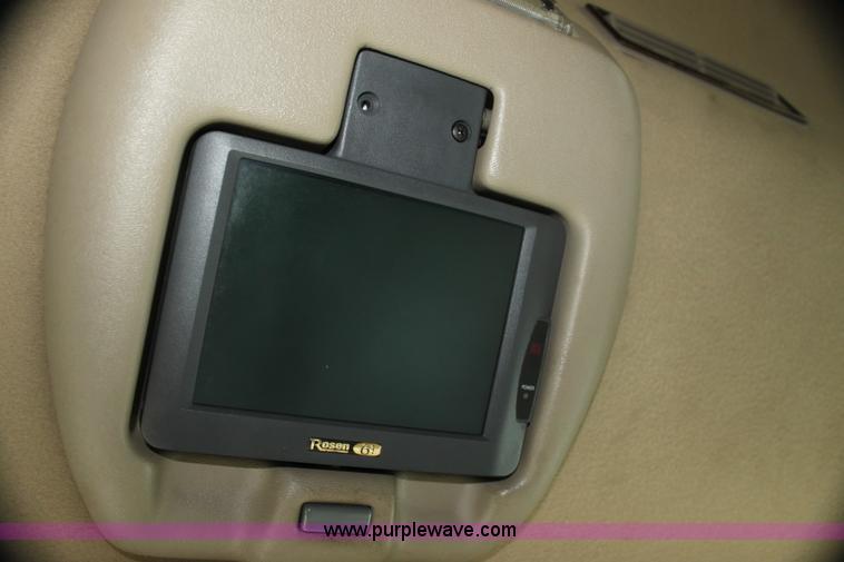 image for item H7452 2000 Cadillac Escalade SUV