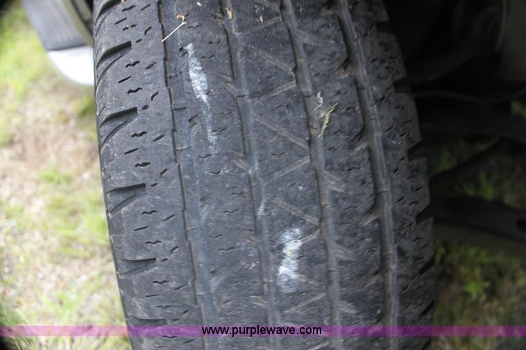 image for item H7452 2000 Cadillac Escalade SUV