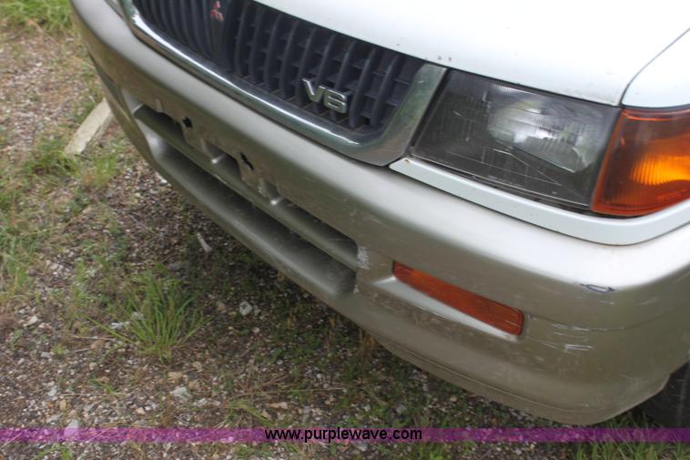 image for item H7453 1998 Mitsubishi Montero Sport LS SUV