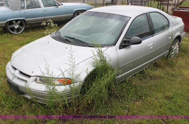 image for item H7455 2000 Dodge Stratus ES