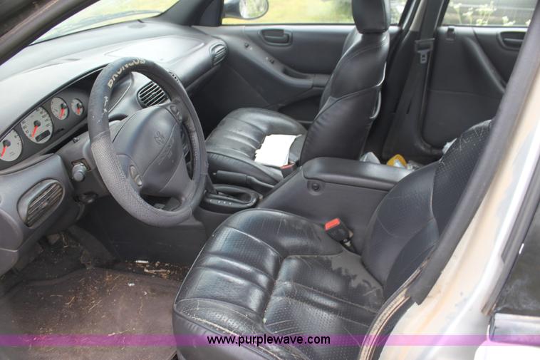 image for item H7455 2000 Dodge Stratus ES