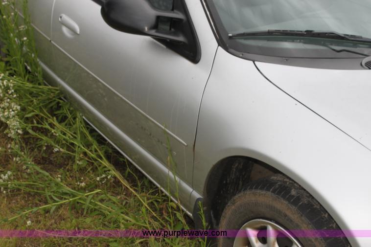 image for item H7455 2000 Dodge Stratus ES