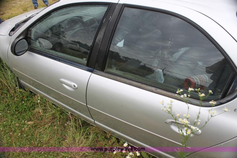 image for item H7455 2000 Dodge Stratus ES