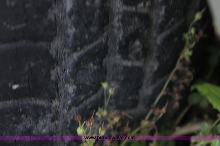 image for item H7455 2000 Dodge Stratus ES