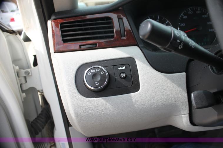 image for item H7457 2008 Chevrolet Impala LT