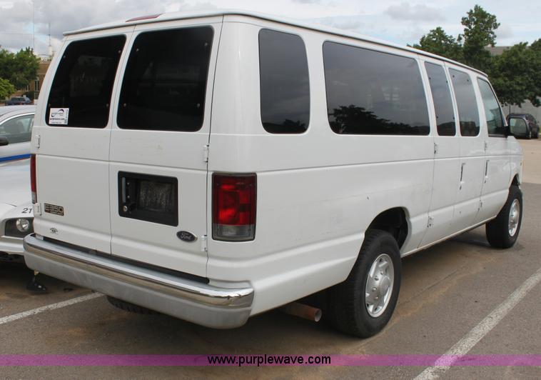image for item H7459 2002 Ford Econoline E350 Extended van