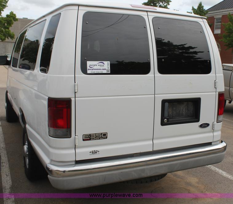image for item H7459 2002 Ford Econoline E350 Extended van