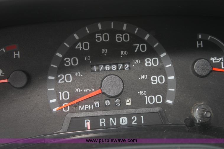 image for item H7459 2002 Ford Econoline E350 Extended van