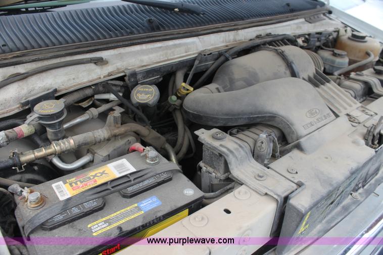 image for item H7459 2002 Ford Econoline E350 Extended van