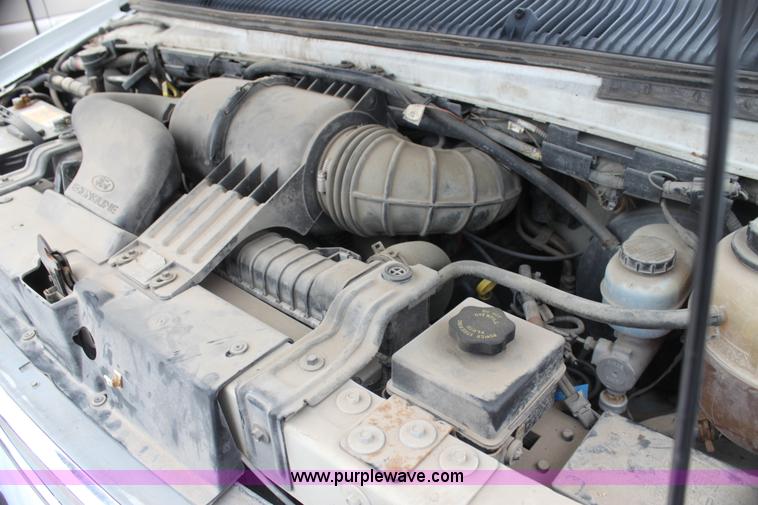 image for item H7459 2002 Ford Econoline E350 Extended van