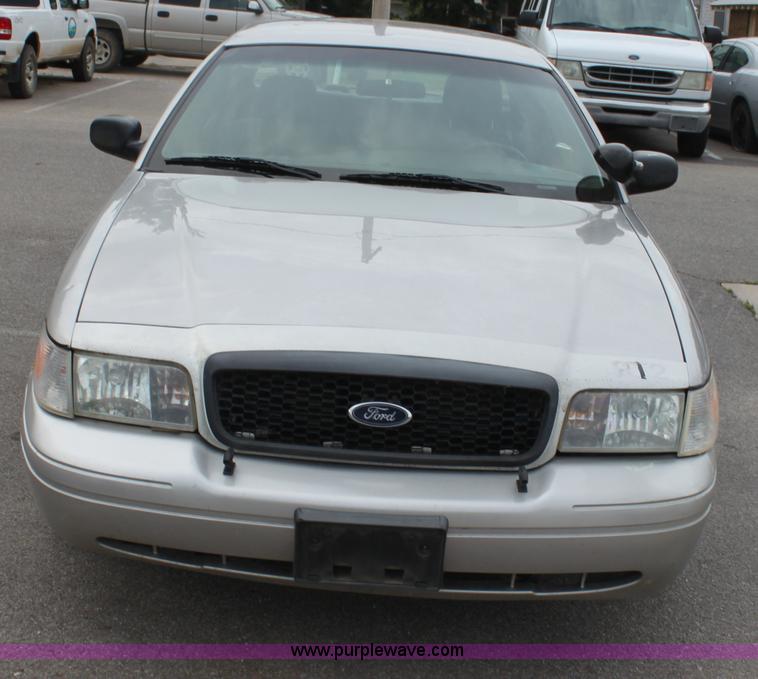 image for item H7460 2005 Ford Crown Victoria Police Interceptor
