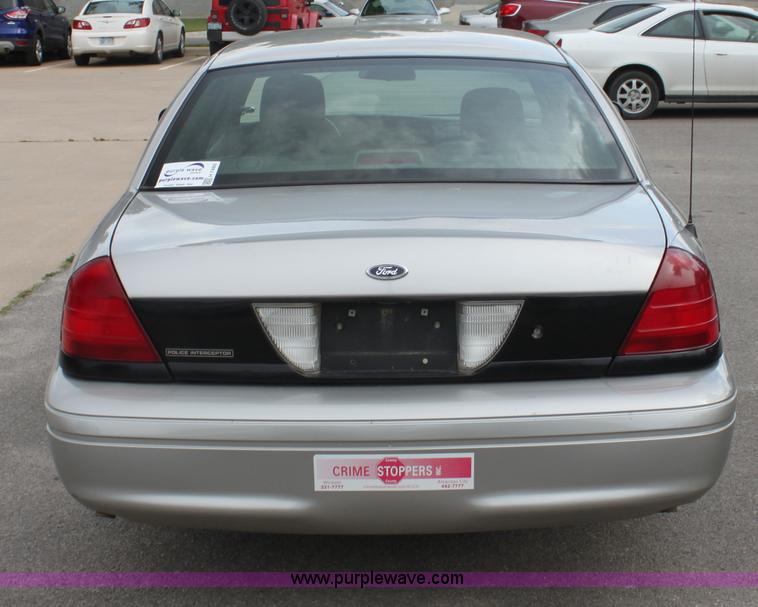 image for item H7460 2005 Ford Crown Victoria Police Interceptor