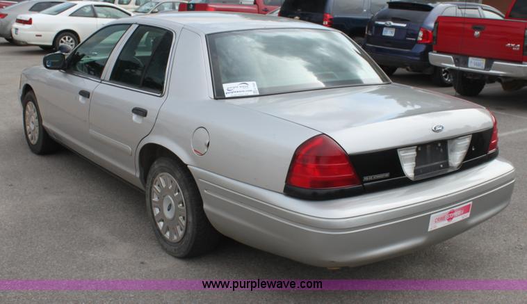 image for item H7460 2005 Ford Crown Victoria Police Interceptor