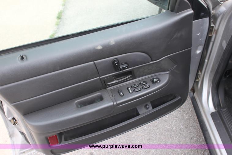 image for item H7460 2005 Ford Crown Victoria Police Interceptor