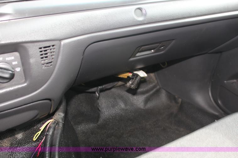 image for item H7460 2005 Ford Crown Victoria Police Interceptor