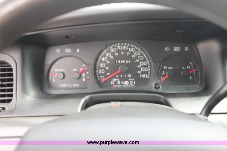 image for item H7460 2005 Ford Crown Victoria Police Interceptor