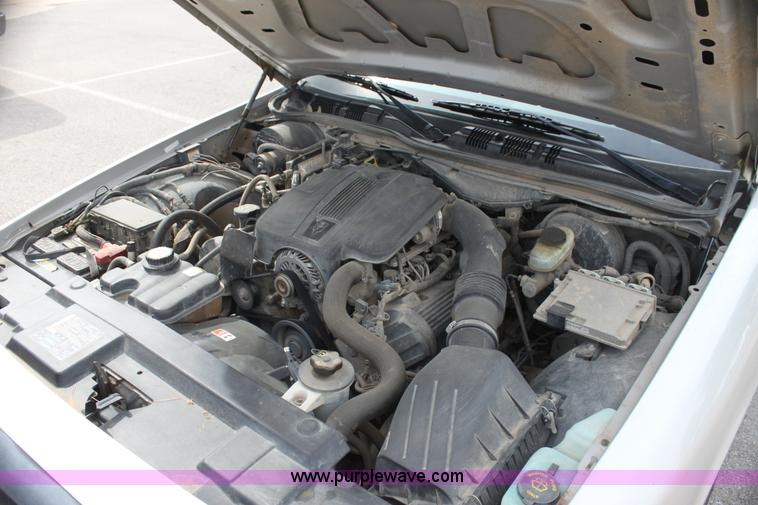 image for item H7460 2005 Ford Crown Victoria Police Interceptor