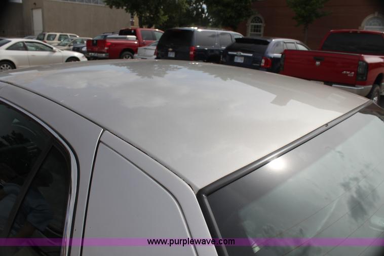 image for item H7460 2005 Ford Crown Victoria Police Interceptor