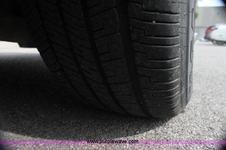 image for item H7460 2005 Ford Crown Victoria Police Interceptor