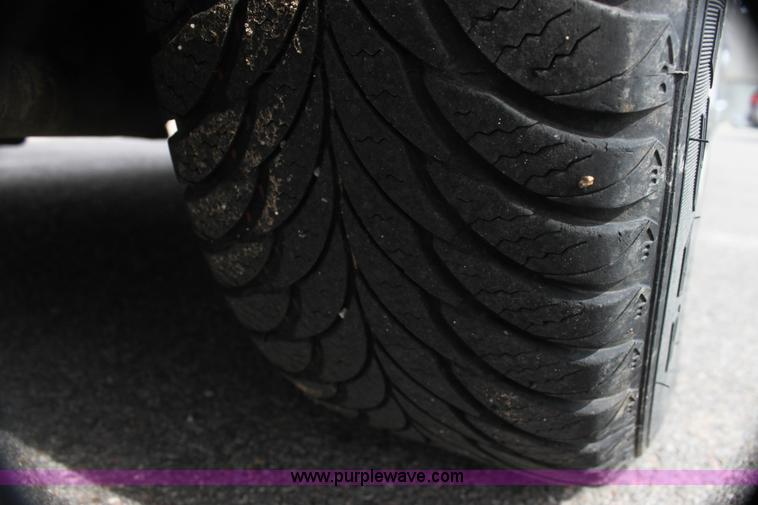 image for item H7460 2005 Ford Crown Victoria Police Interceptor