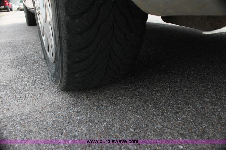 image for item H7460 2005 Ford Crown Victoria Police Interceptor